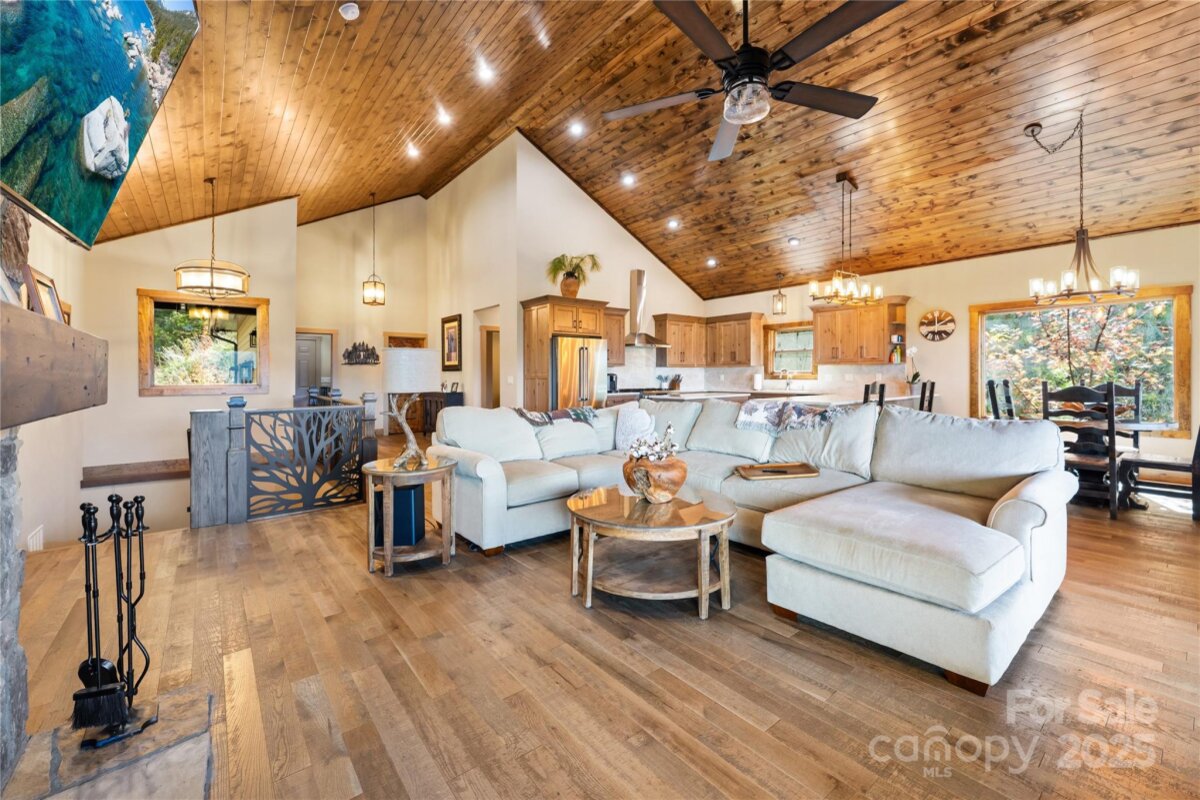 Waynesville 9 4314256i