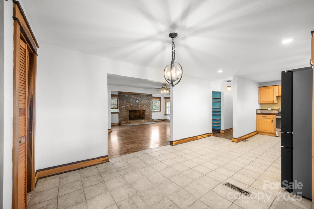 West Asheville 16 4314426p