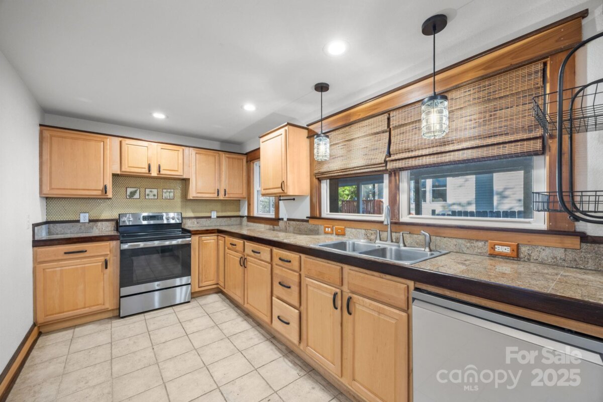 West Asheville 18 4314426r