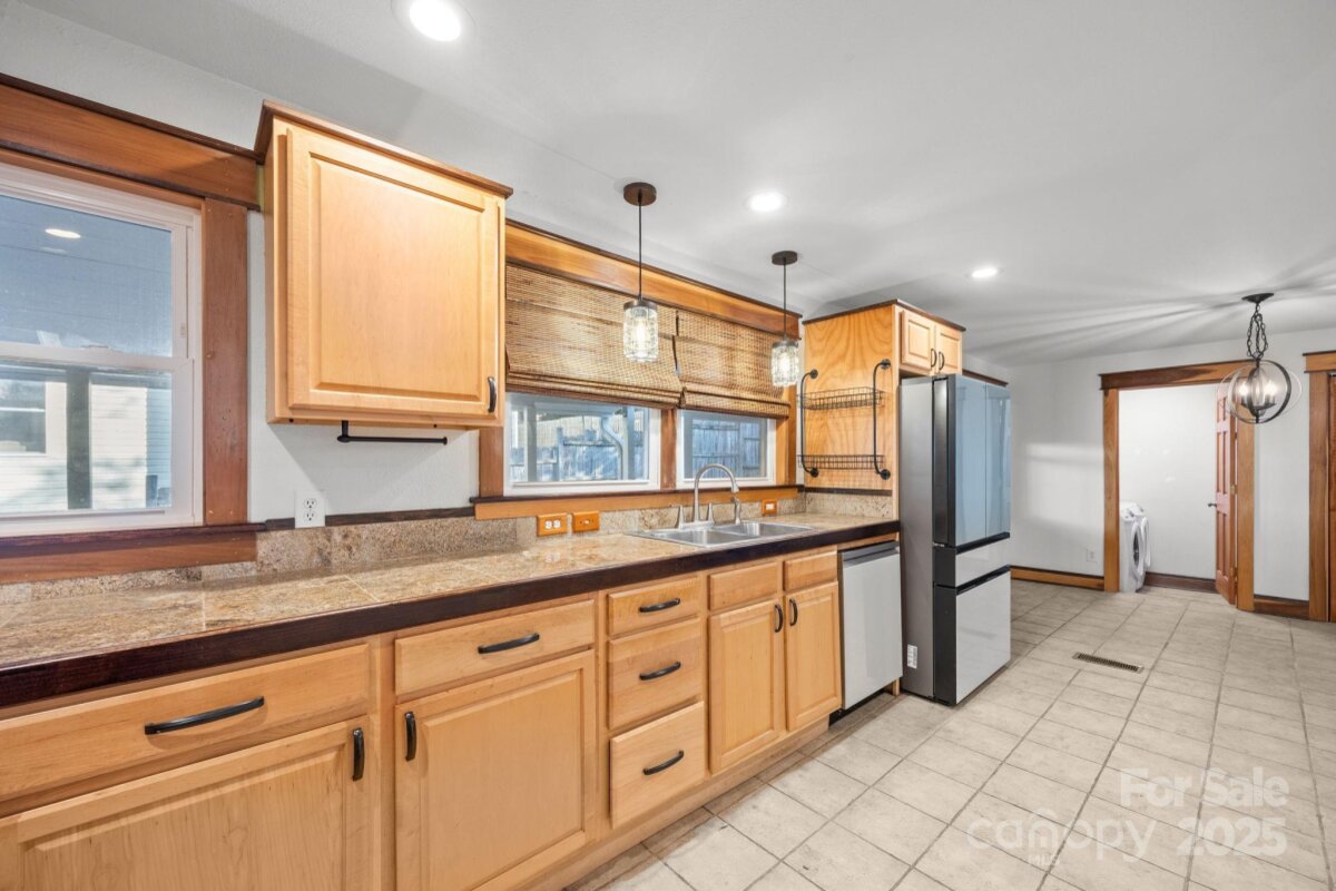 West Asheville 21 4314426u