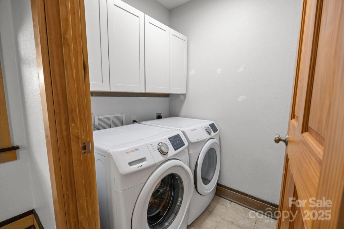 West Asheville 22 4314426v