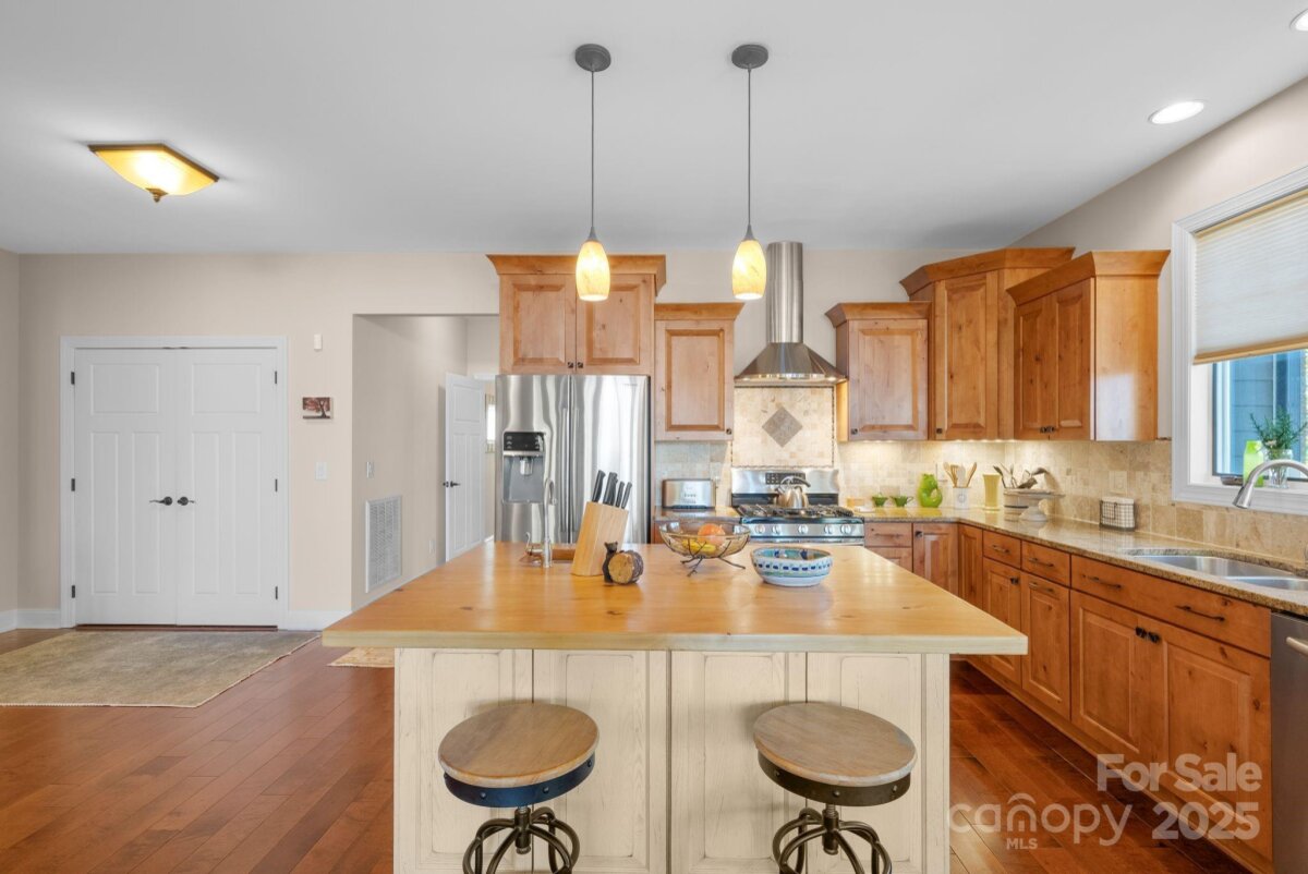 Fairview 18 4314436n