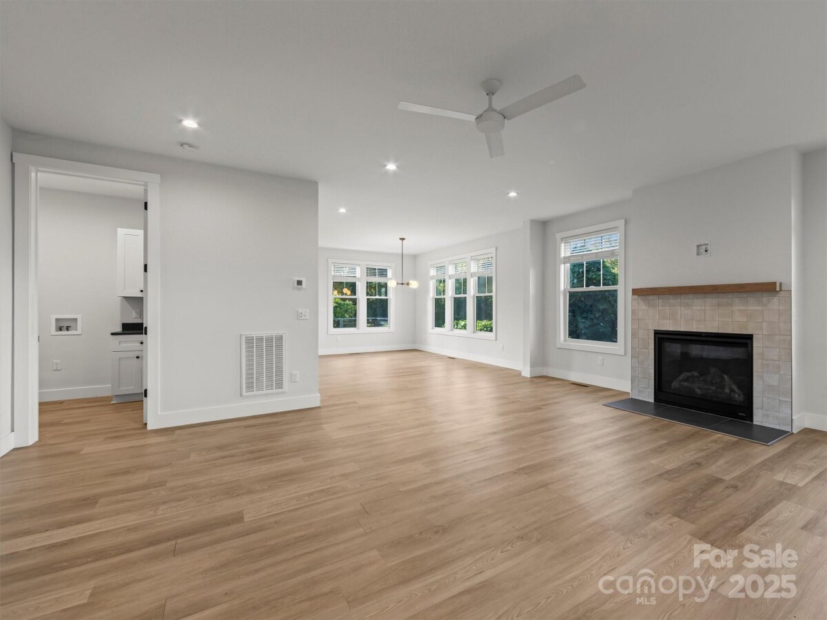 West Asheville 3 4314607c