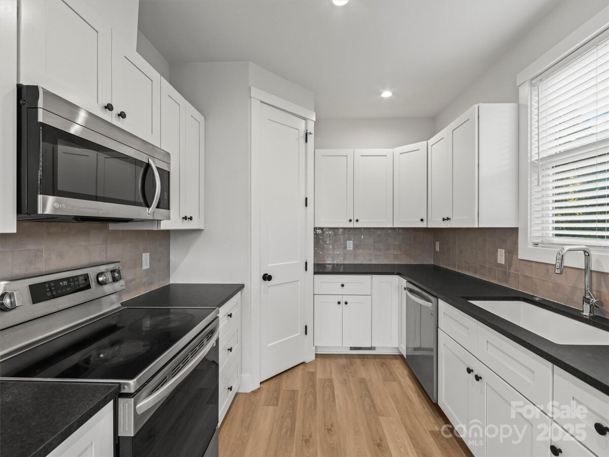 West Asheville 8 4314607h