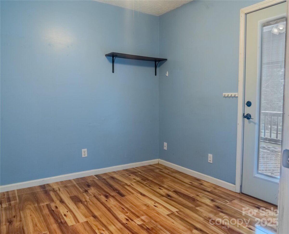 Flat Rock 17 4314618q