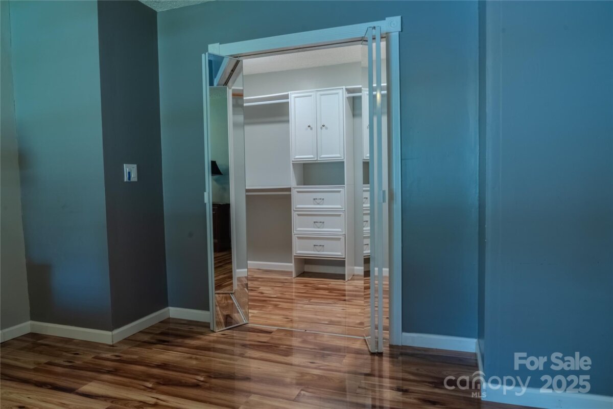 Flat Rock 23 4314618w