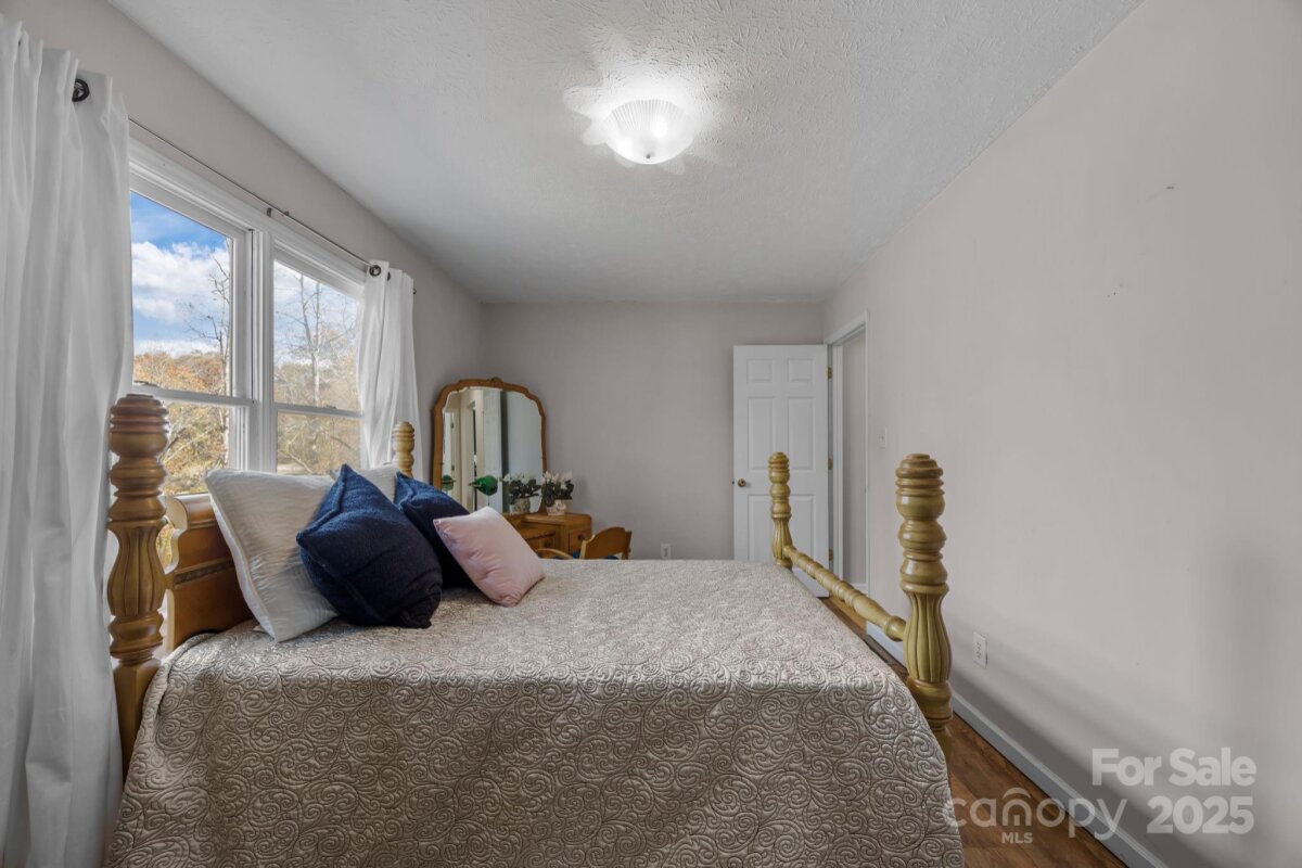 Fairview 18 4314737n