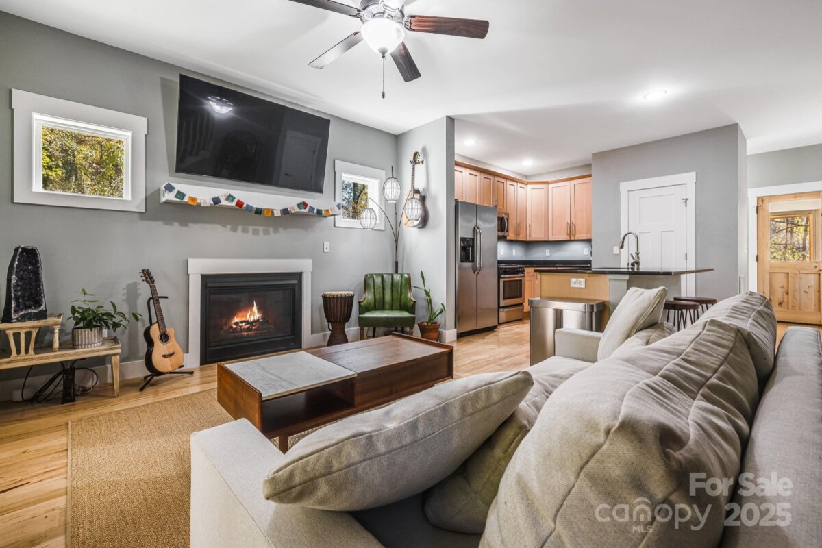 East Asheville 7 4315157g