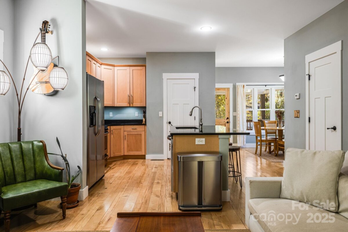 East Asheville 11 4315157k