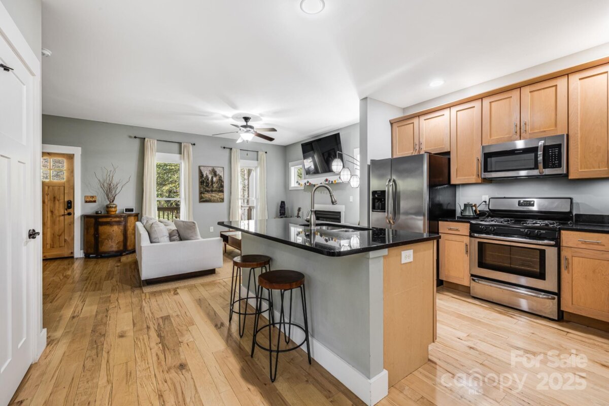 East Asheville 15 4315157o