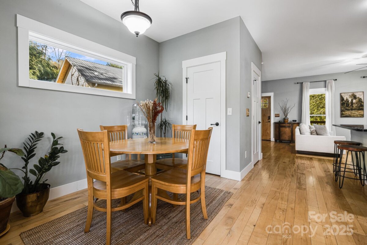 East Asheville 17 4315157q