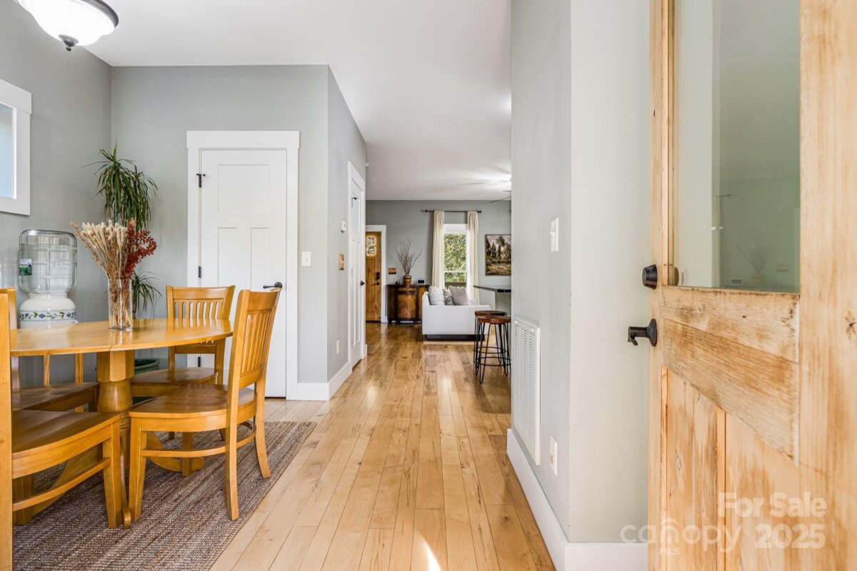 East Asheville 19 4315157s