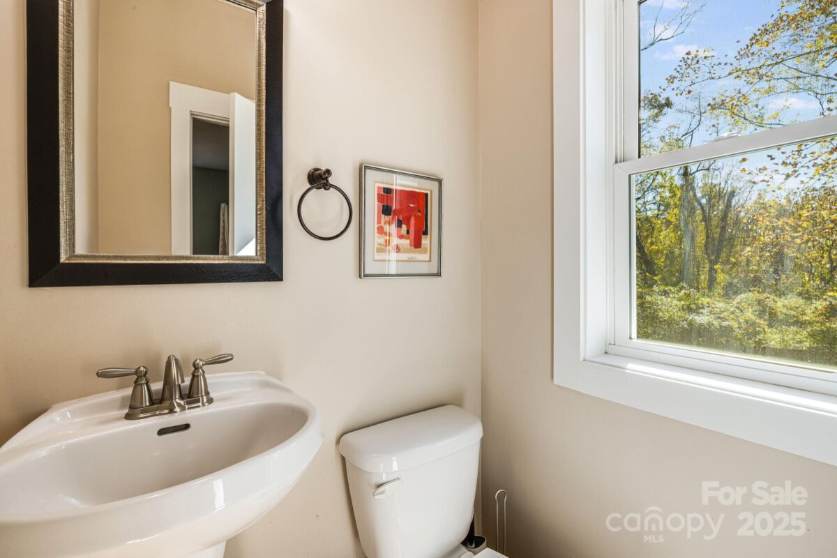 East Asheville 21 4315157u