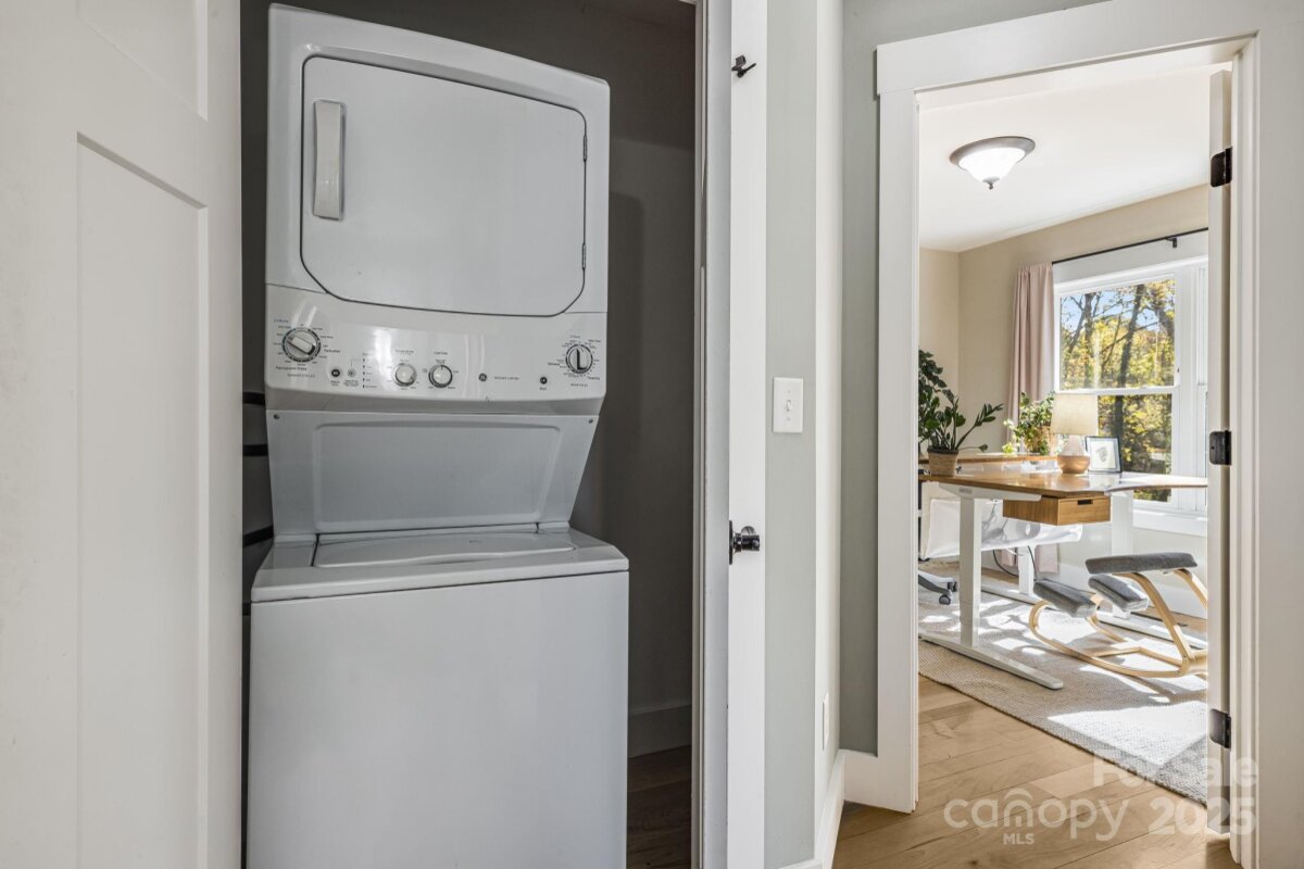 East Asheville 23 4315157w