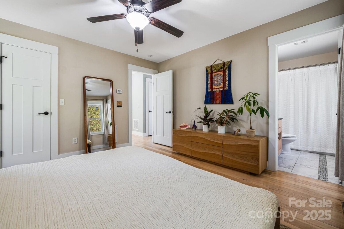 East Asheville 25 4315157y