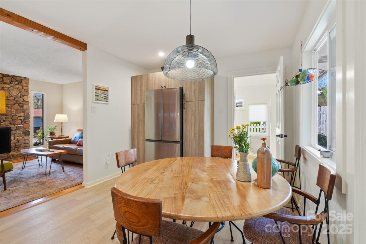 Avery Creek 9 4315216i