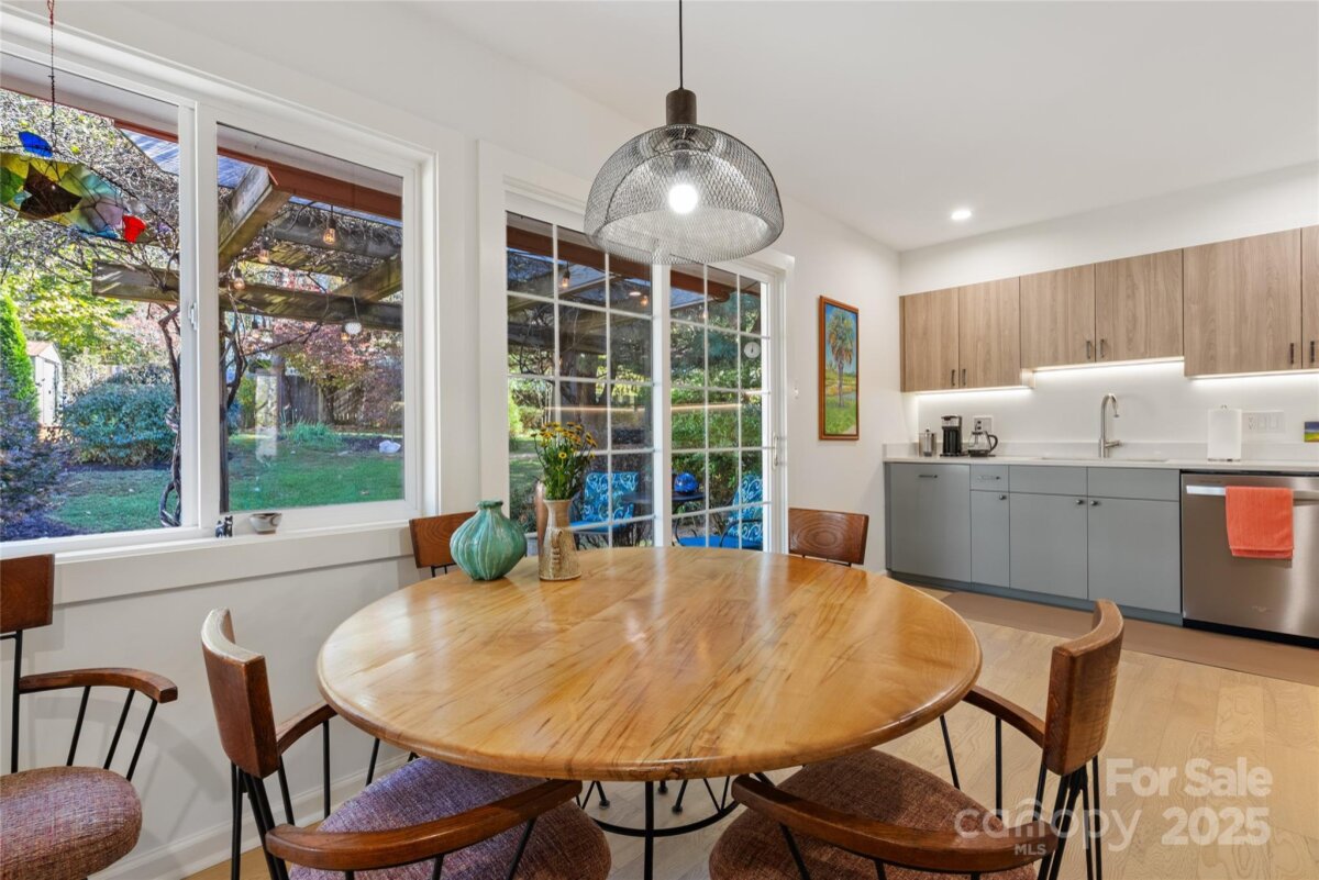 Avery Creek 10 4315216j