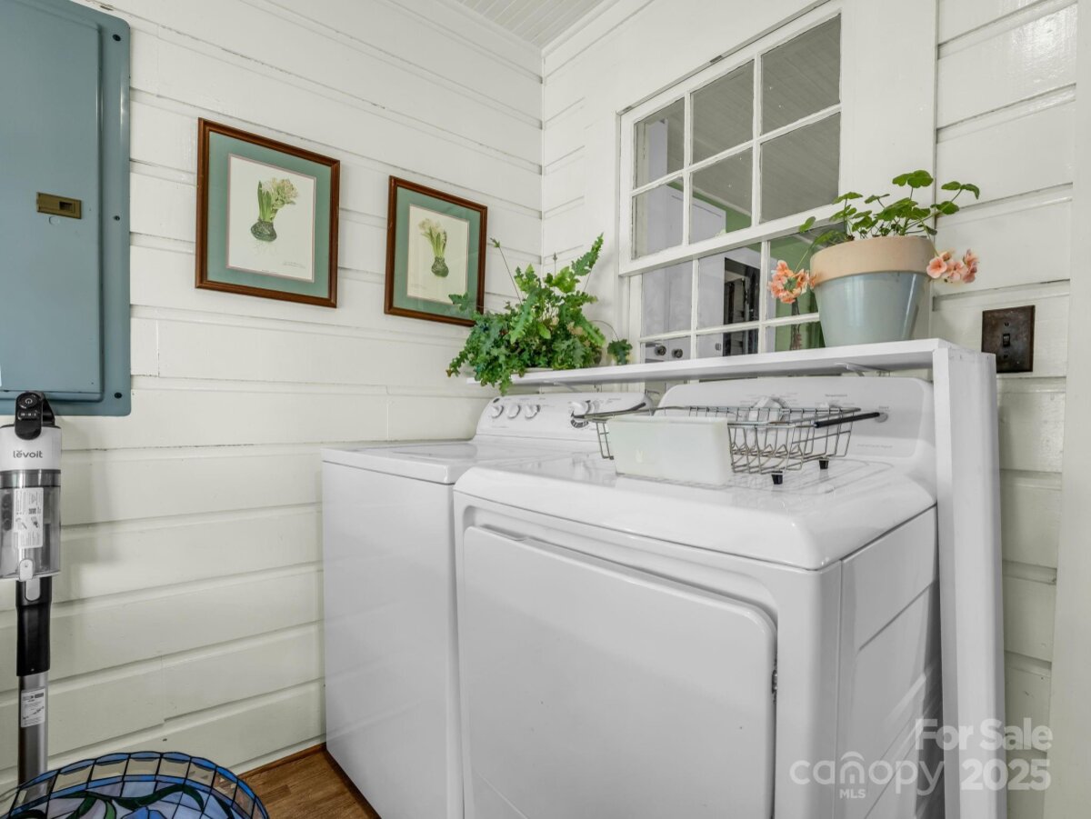 Flat Rock 15 4315259o