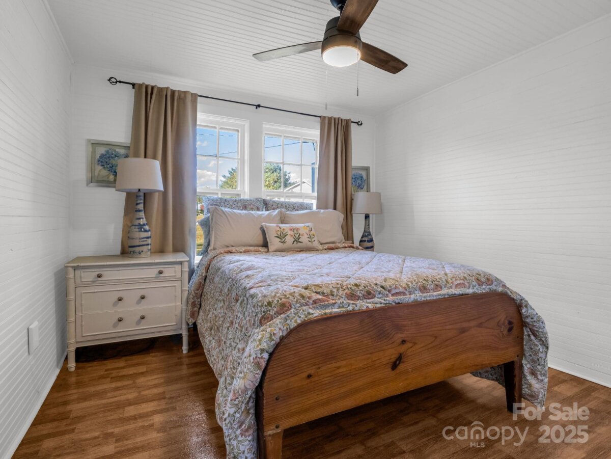 Flat Rock 16 4315259p