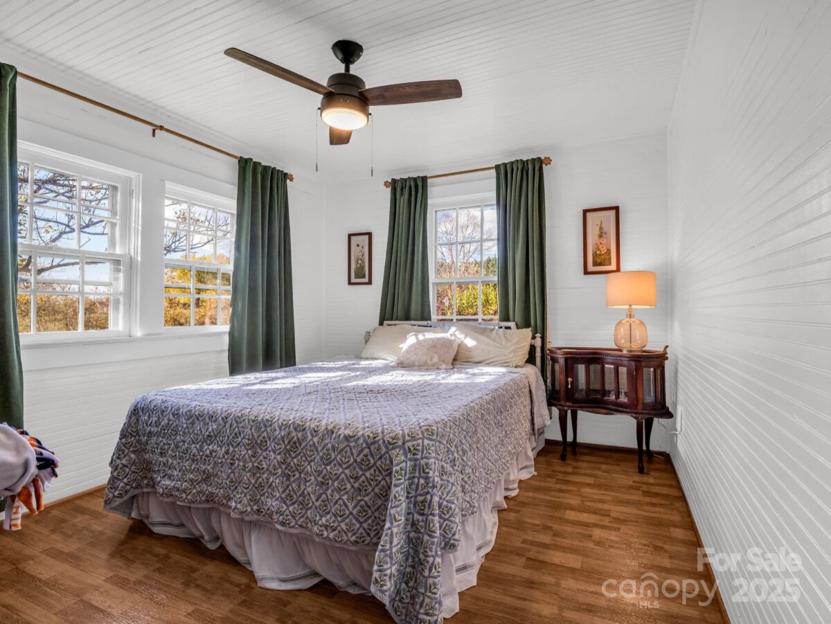 Flat Rock 17 4315259q