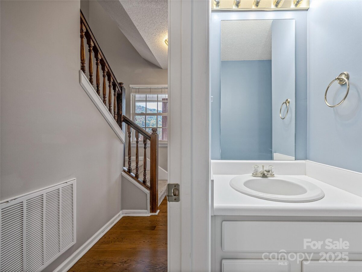 Weaverville 26 4315320z