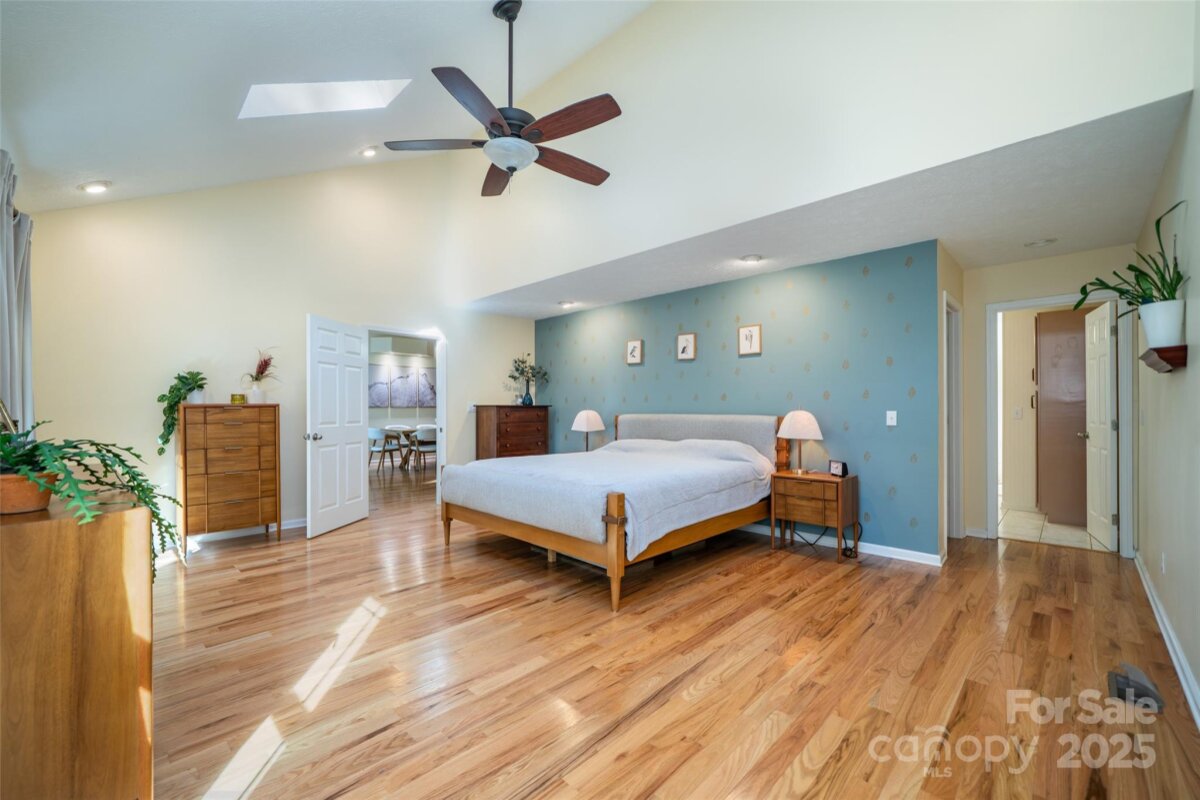 Leicester 9 4315428i