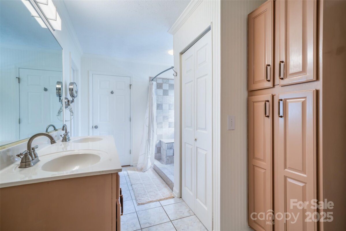 Leicester 11 4315428k