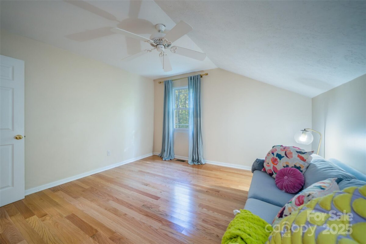 Leicester 16 4315428p