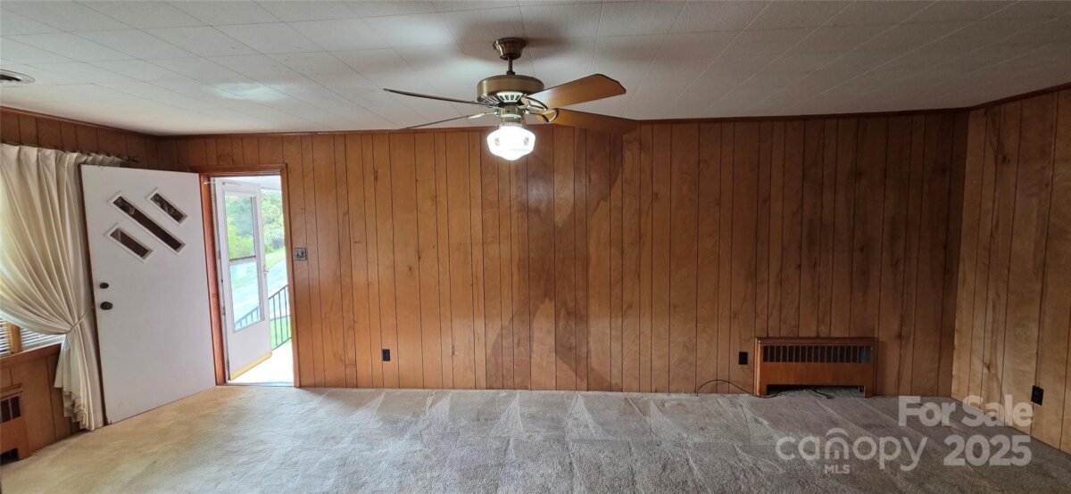 Spruce Pine 22 4315570v