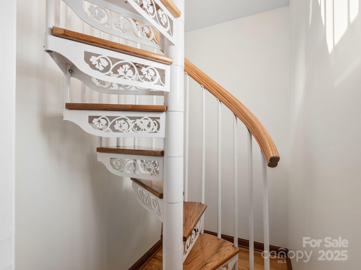 Mars Hill 23 4315664w