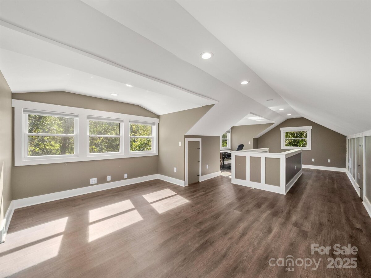 Kenilworth 26 4315937z