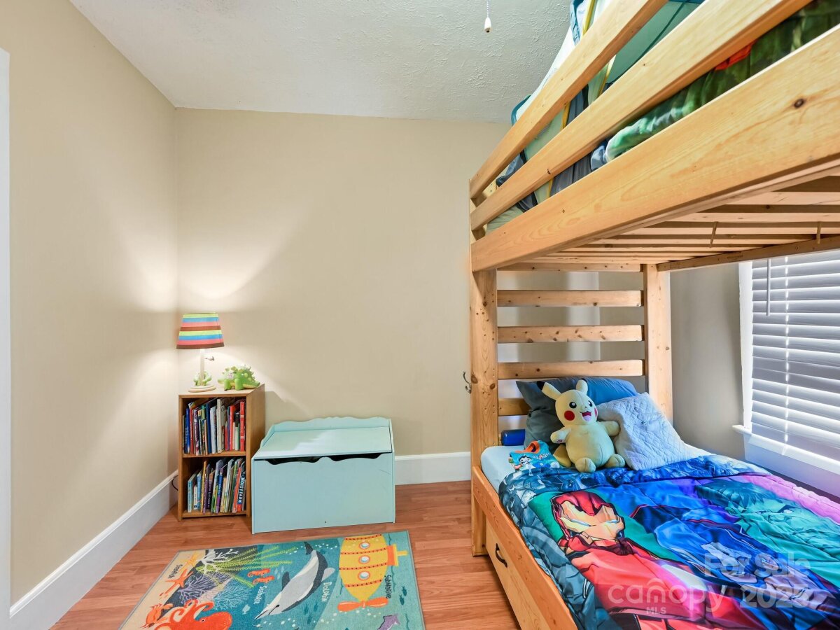 Flat Rock 8 4315949h