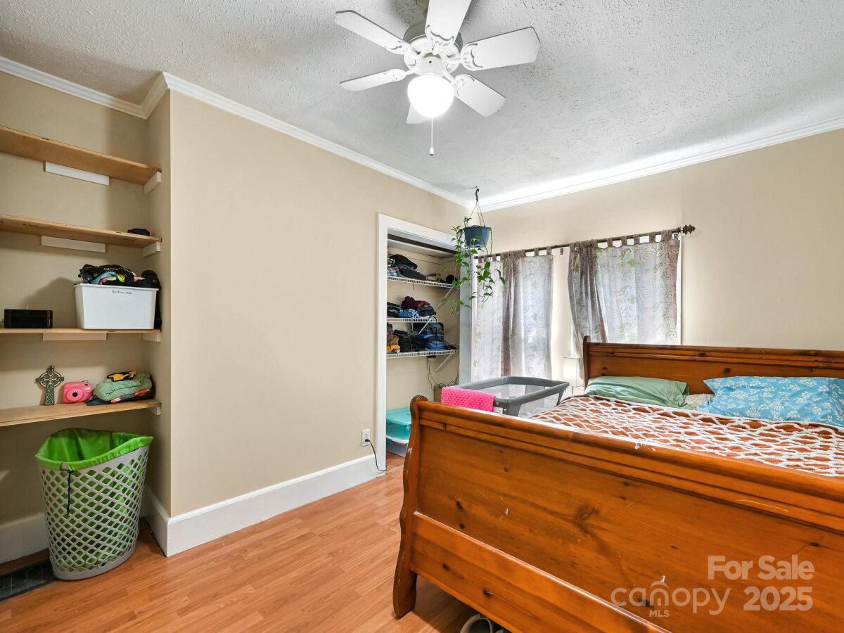 Flat Rock 9 4315949i