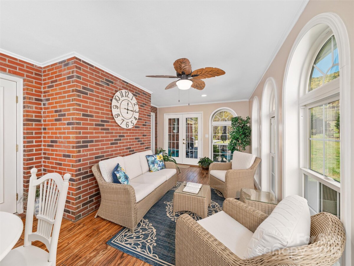 Burnsville 19 4315964s