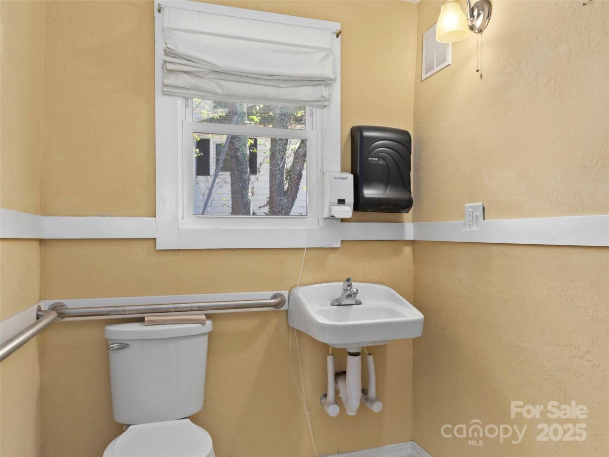 Waynesville 10 4316097j