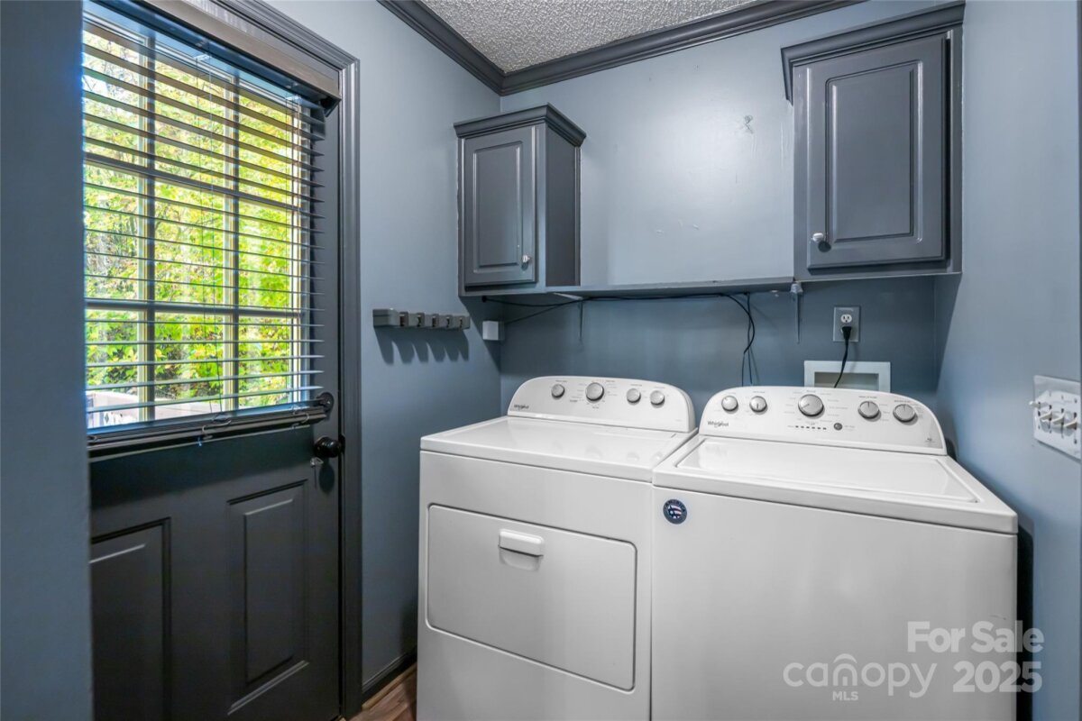 Mars Hill 16 4316222p