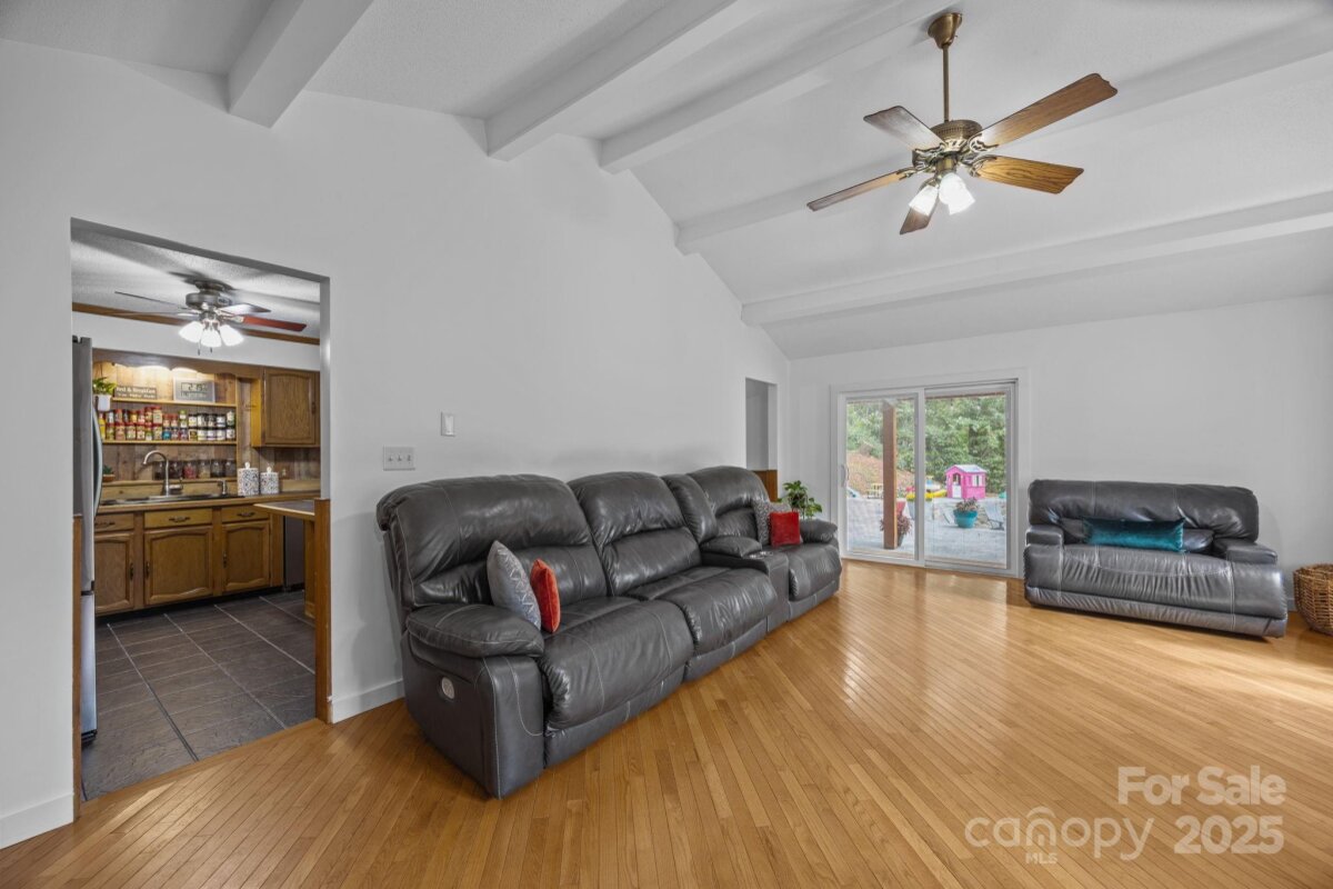 Leicester 16 4316347p