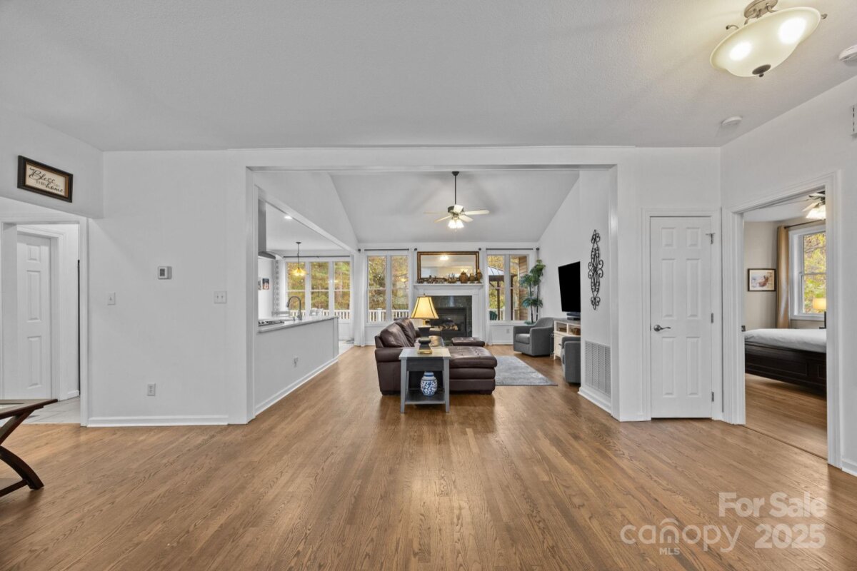 Fairview 11 4316586g