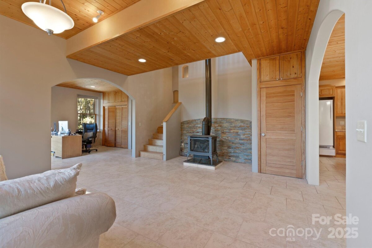 Black Mountain 11 4316708k