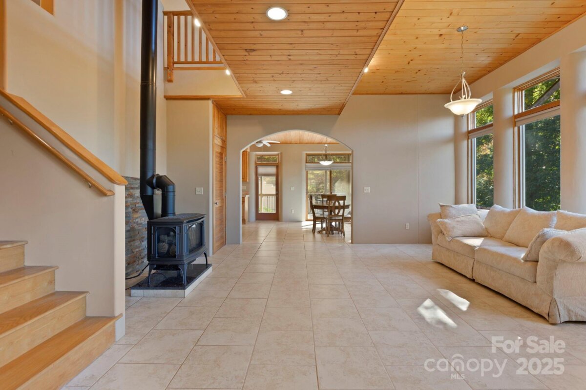 Black Mountain 12 4316708l