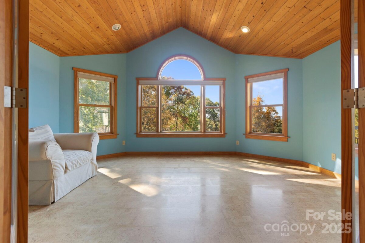 Black Mountain 18 4316708r