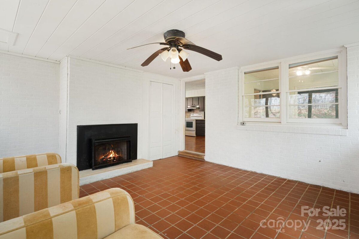 Mars Hill 15 4316807o