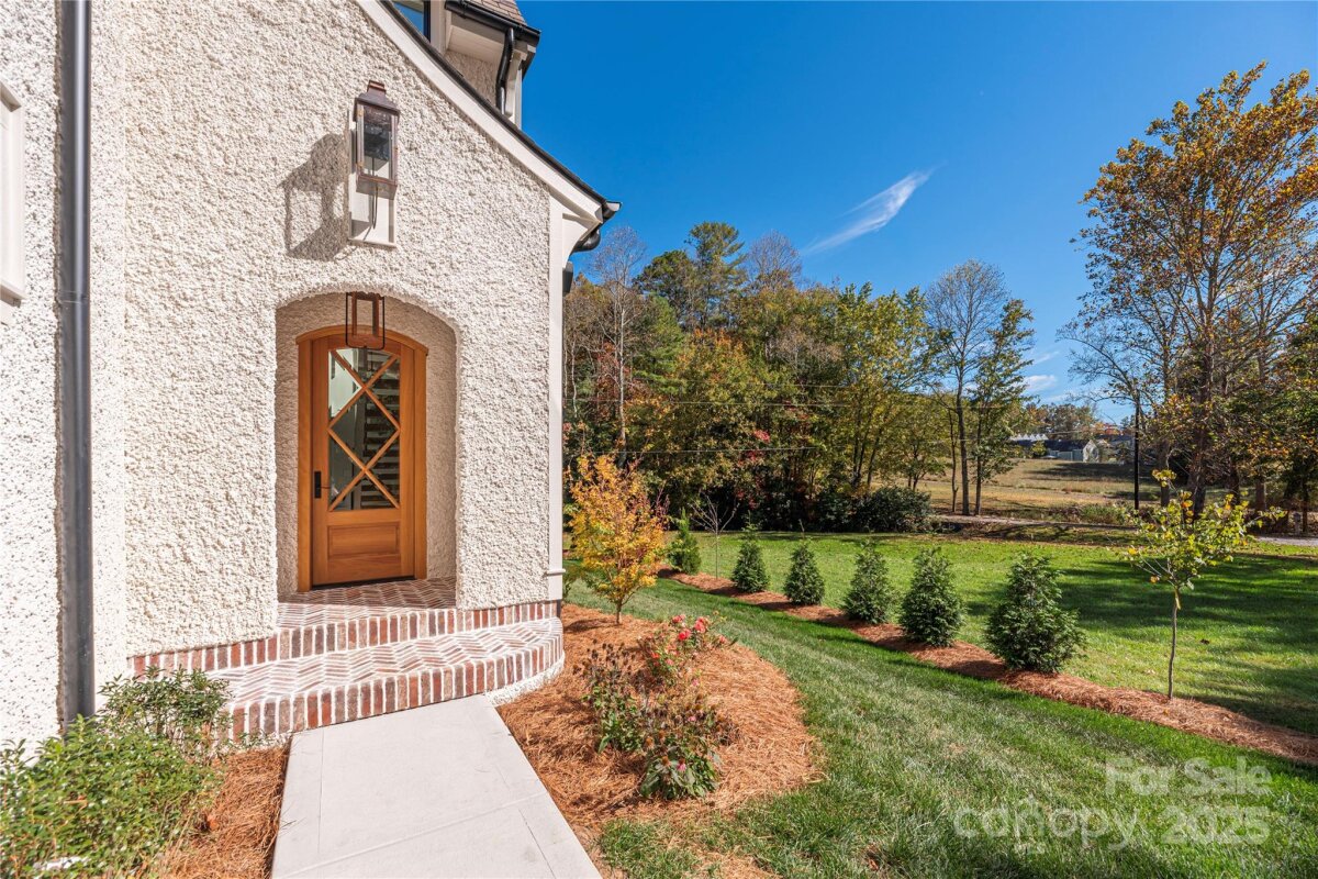 Black Mountain 4 4316889d