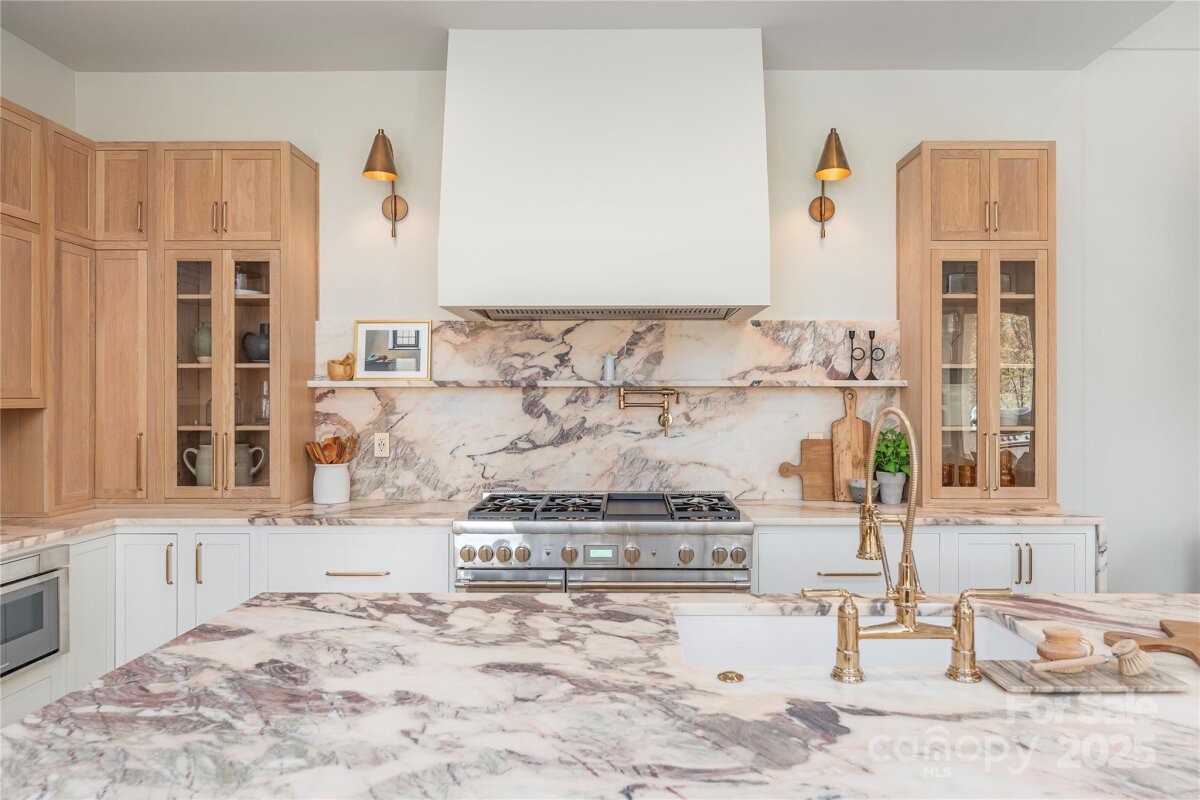 Black Mountain 10 4316889j