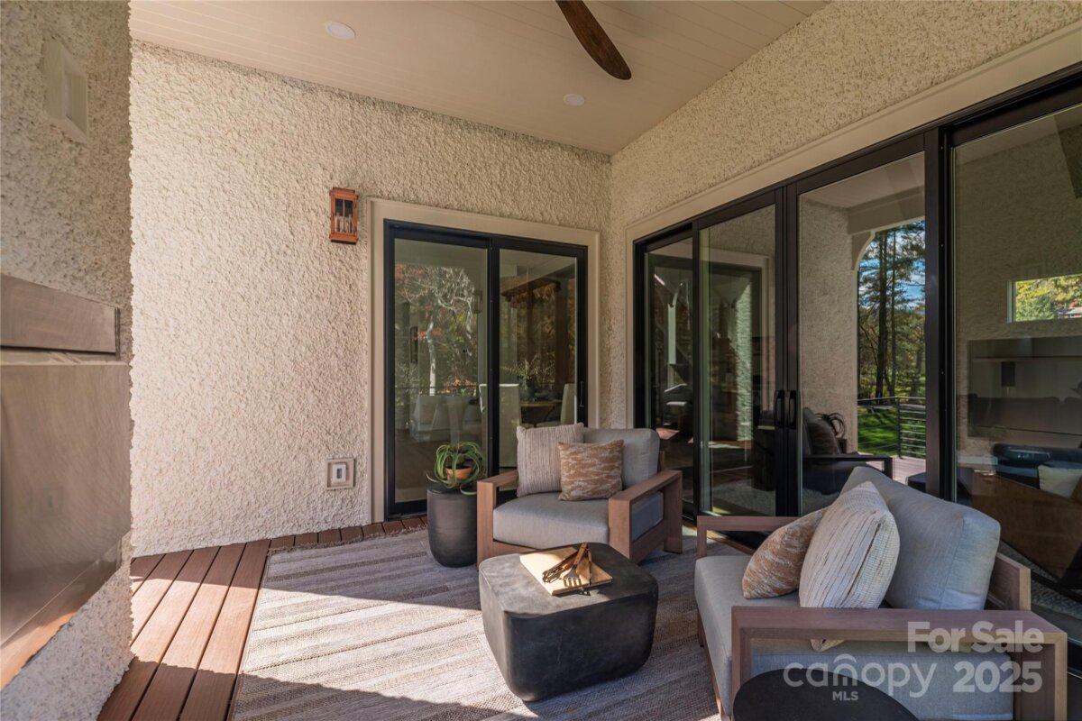 Black Mountain 17 4316889q