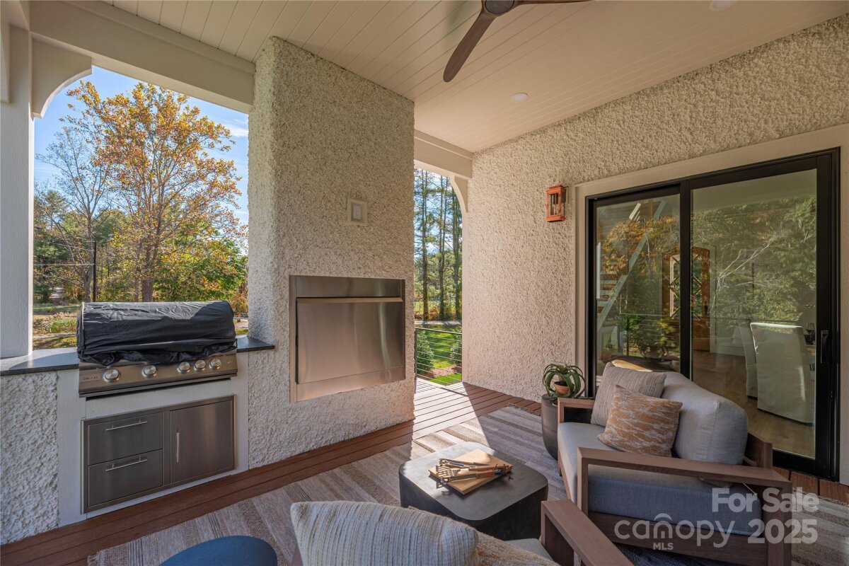 Black Mountain 18 4316889r