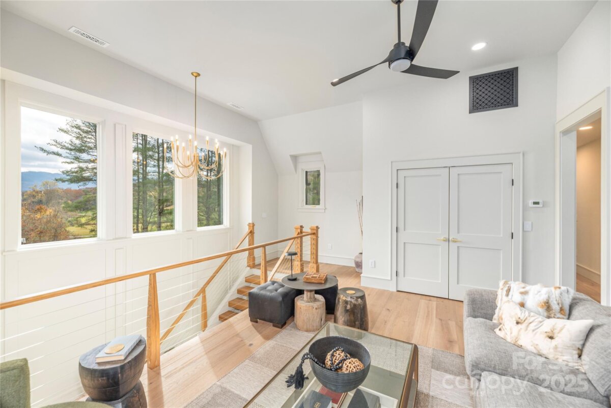 Black Mountain 26 4316889z