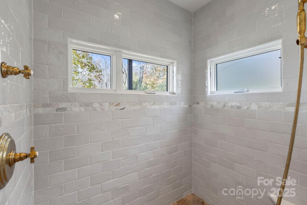 Weaverville 21 4316937u