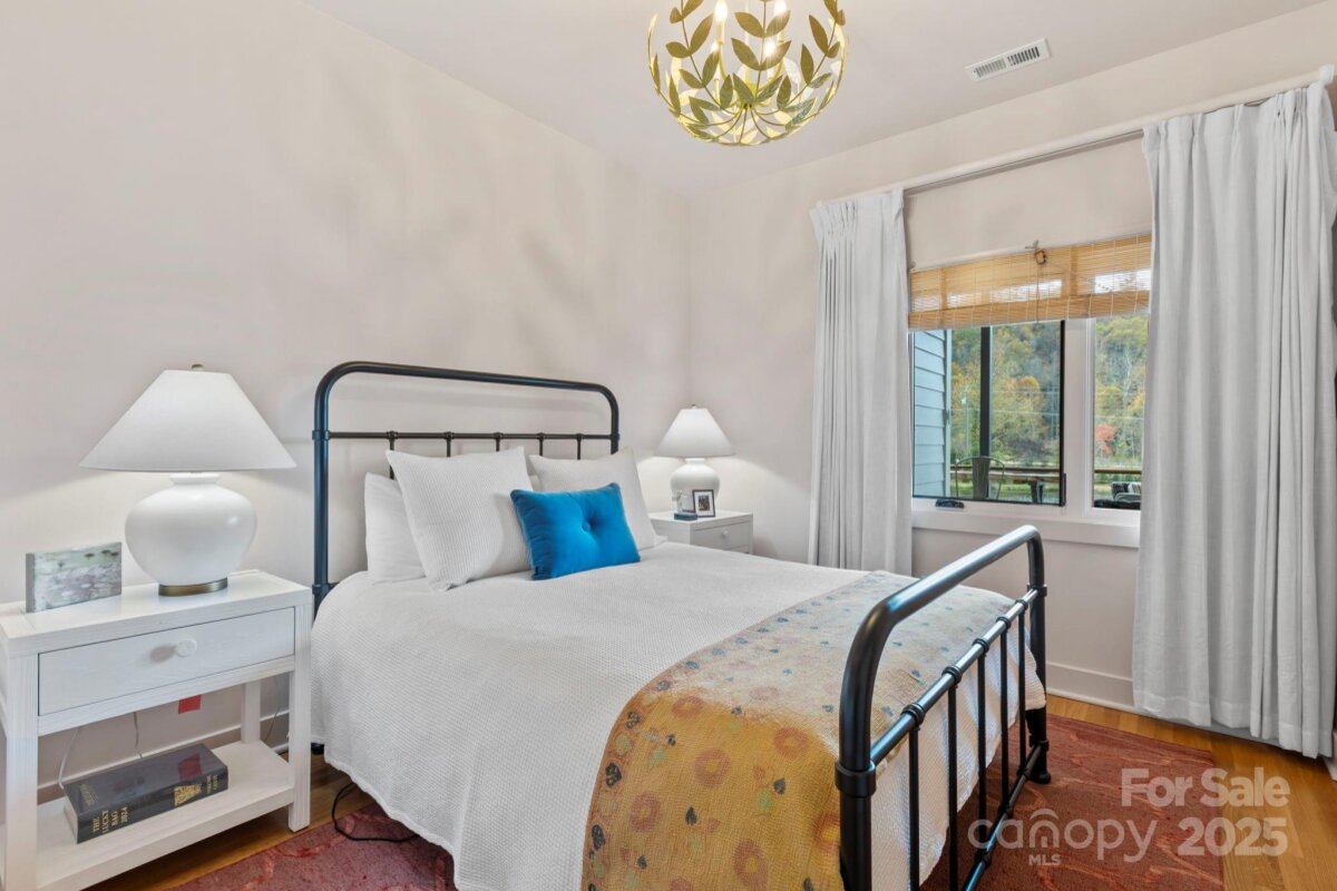 Weaverville 23 4316937w