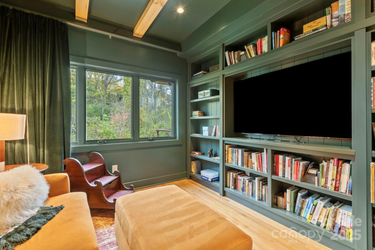 Weaverville 25 4316937y